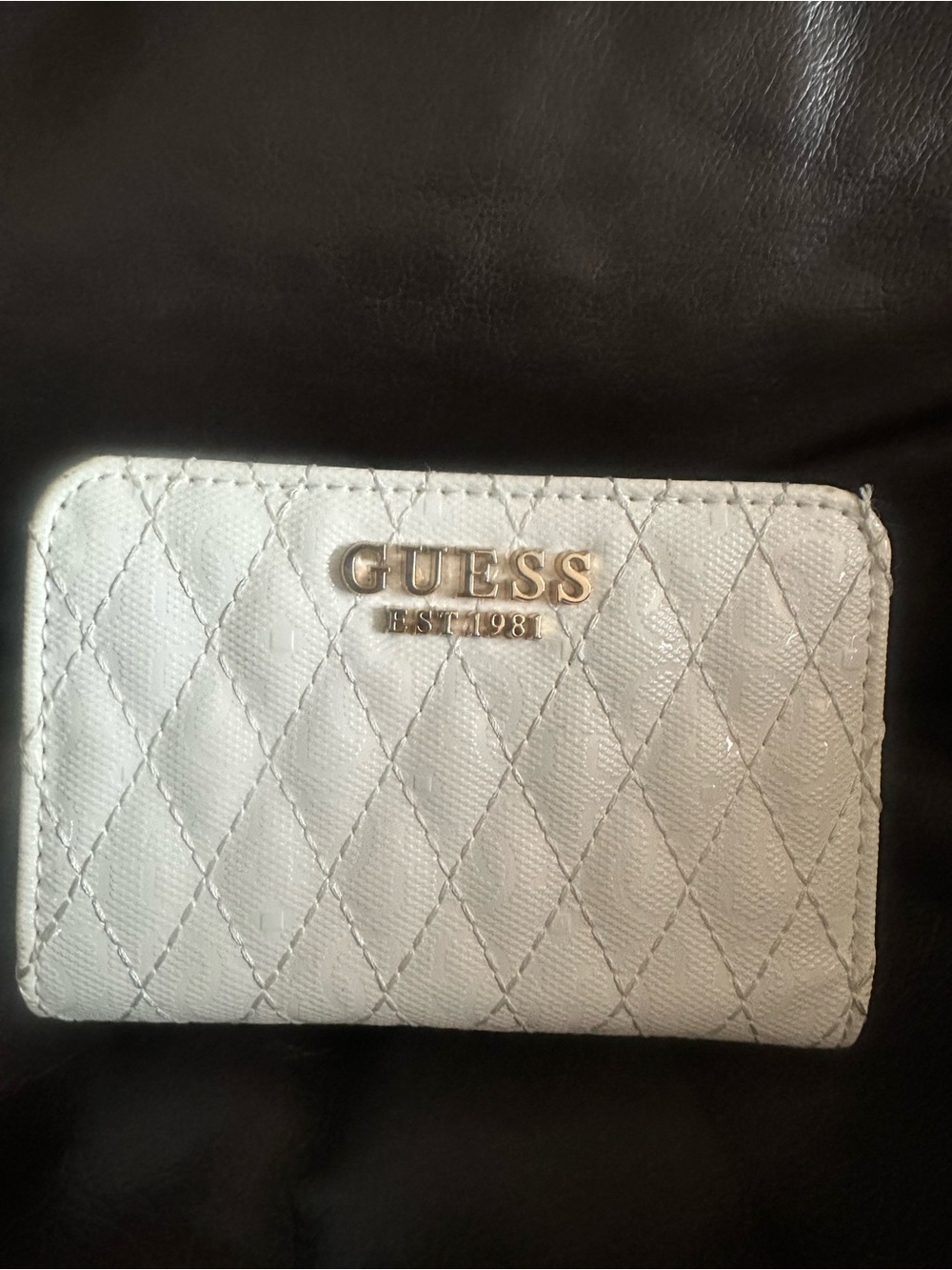 GUESS White Quilted small Wallet with Gold Logo & Zipper